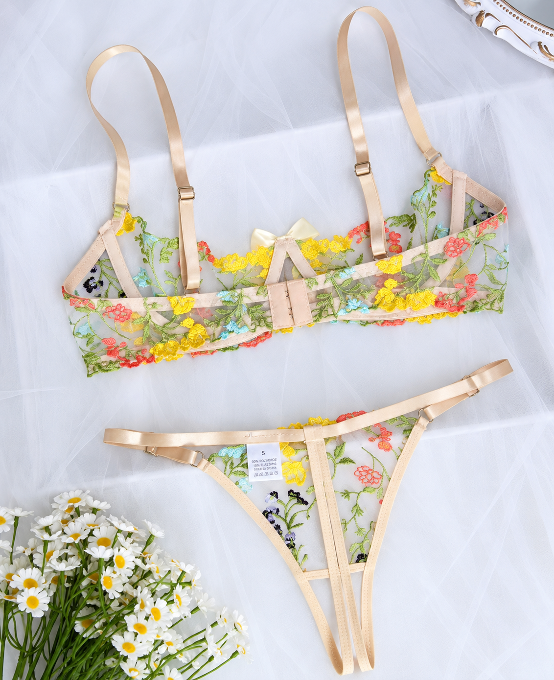SECRET ADMIRER
Embroidered Floral
Lingerie Set
"Someone's about
to notice."