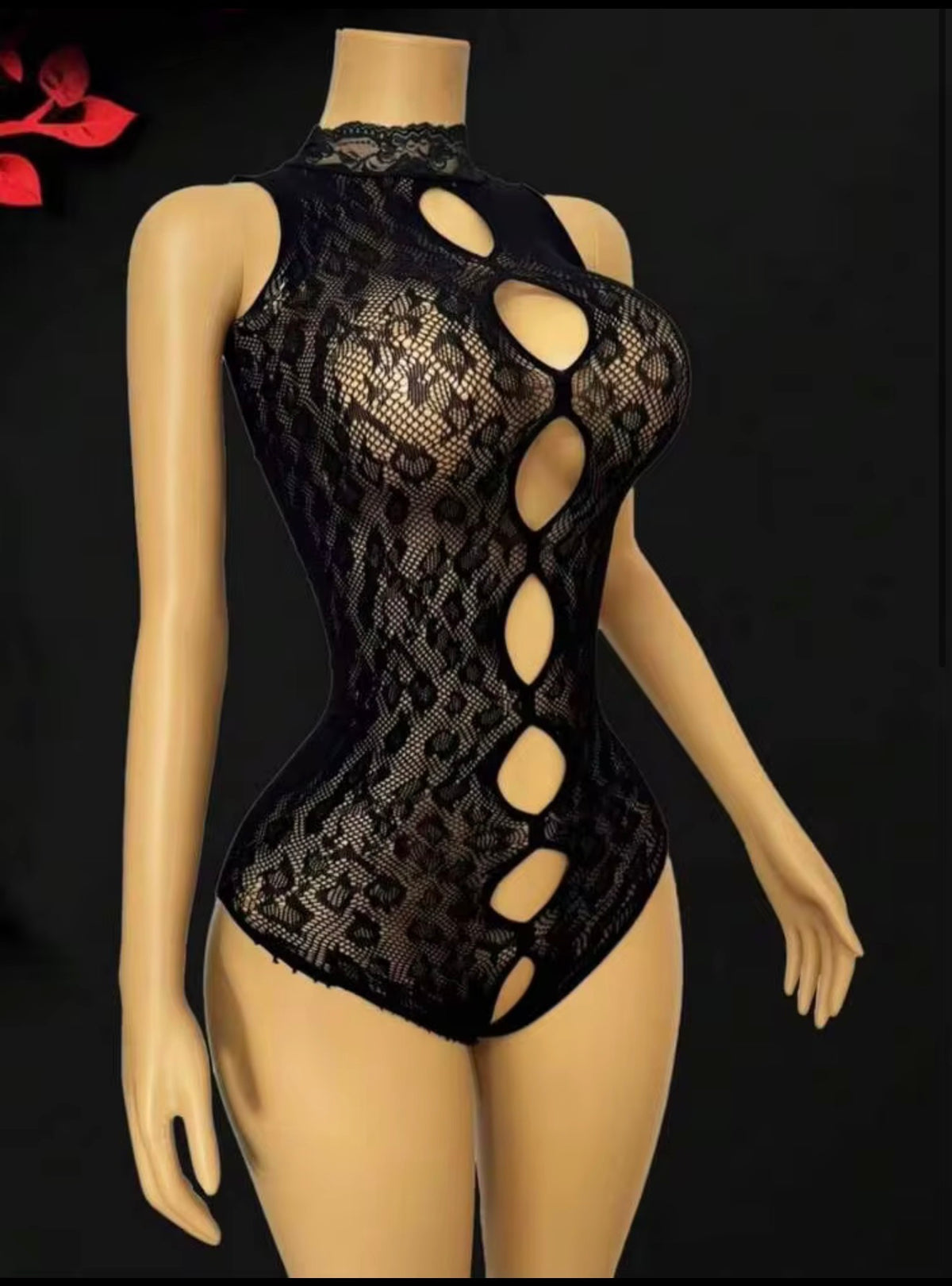 OPEN SECRET
Cutout Lace
Bodysuit
"Not everything needs to stay hidden."